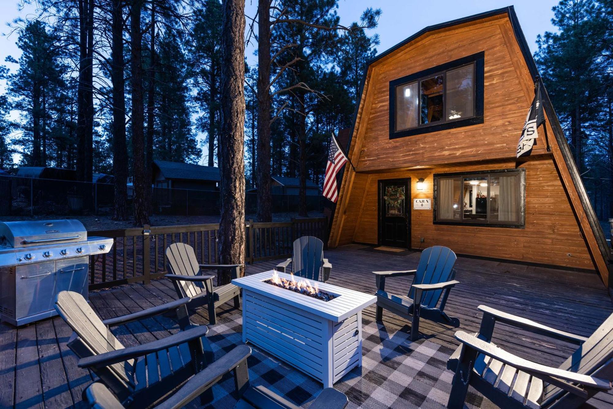 Grand Canyon Cabin! One Hour And 10 Minutes To The South Entrance! Hébergement de vacances