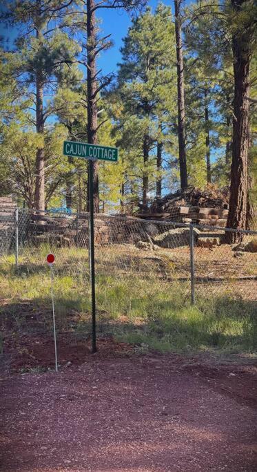 Grand Canyon Cabin! One Hour And 10 Minutes To The South Entrance! *