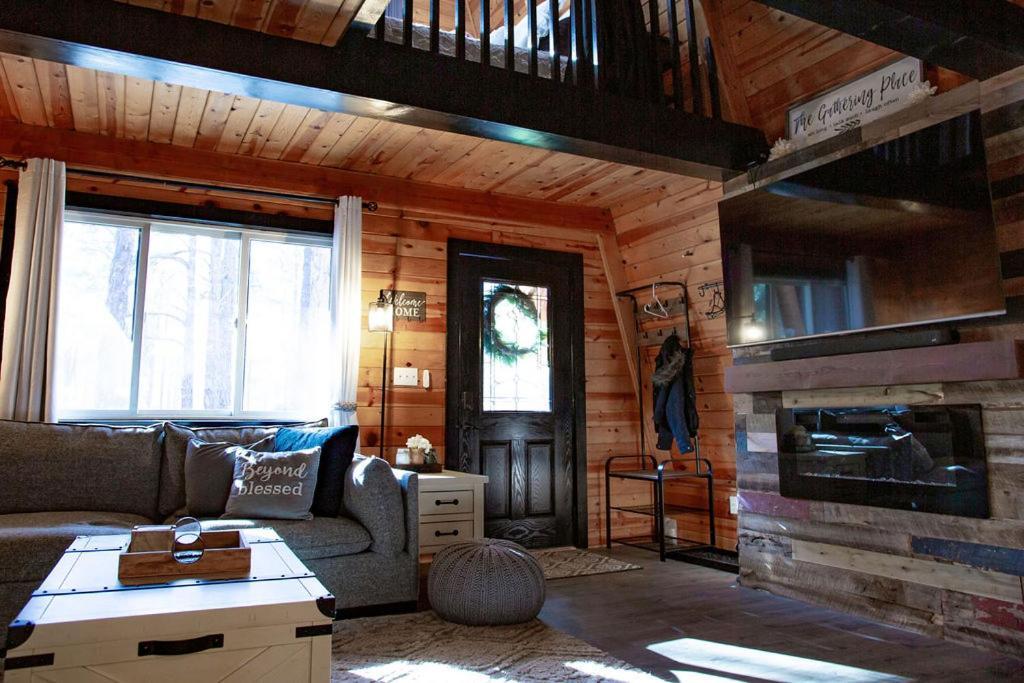 Hébergement de vacances Grand Canyon Cabin! One Hour And 10 Minutes To The South Entrance!